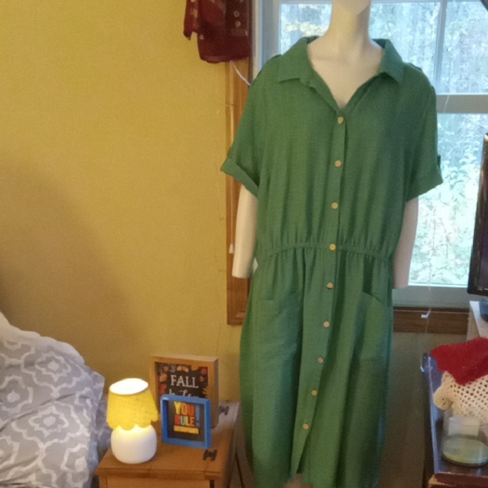 Elegant Green Midi Dress